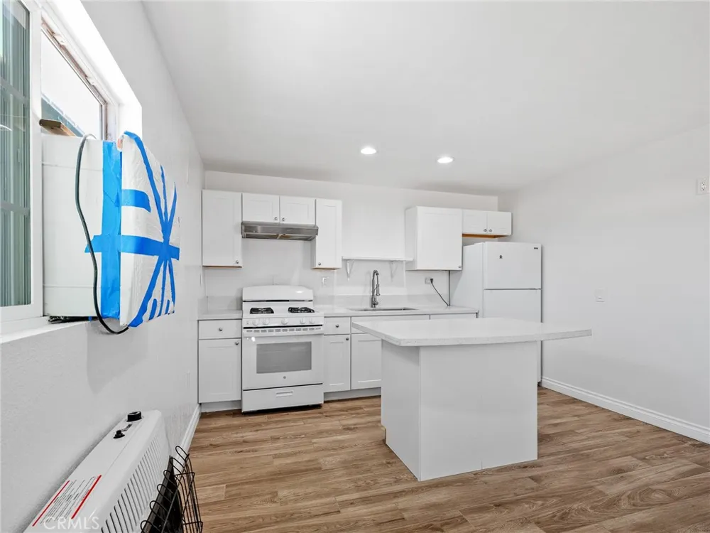 6791 Redwood Avenue Hesperia, CA 92345