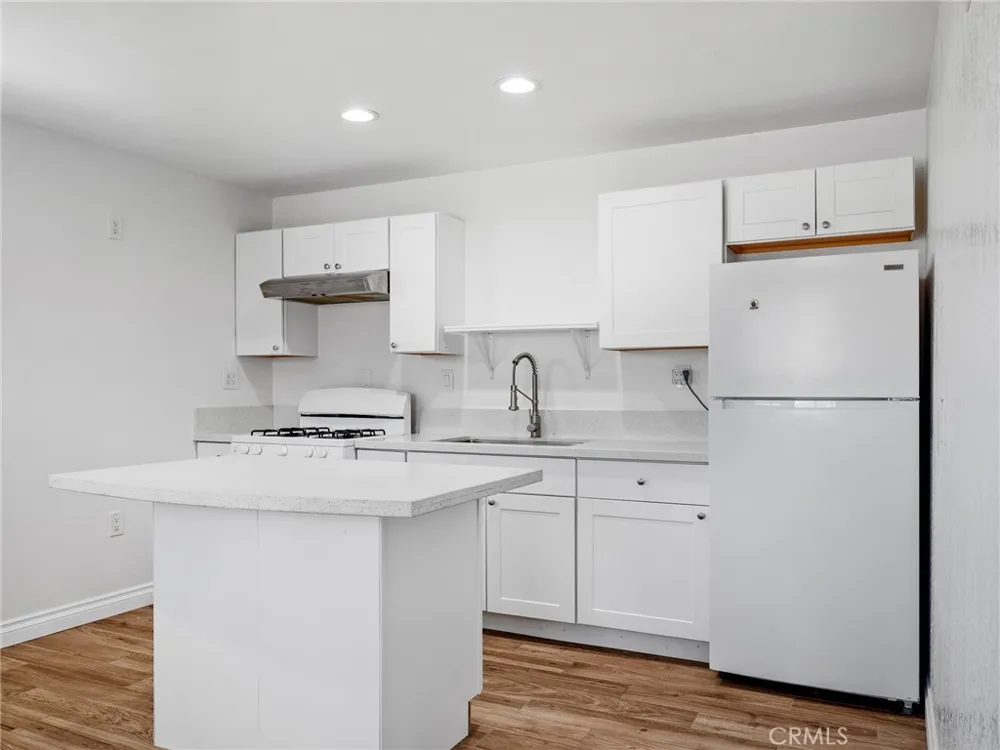 6791 Redwood Avenue Hesperia, CA 92345