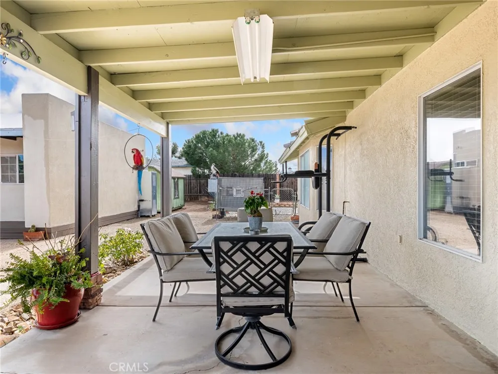 6791 Redwood Avenue Hesperia, CA 92345