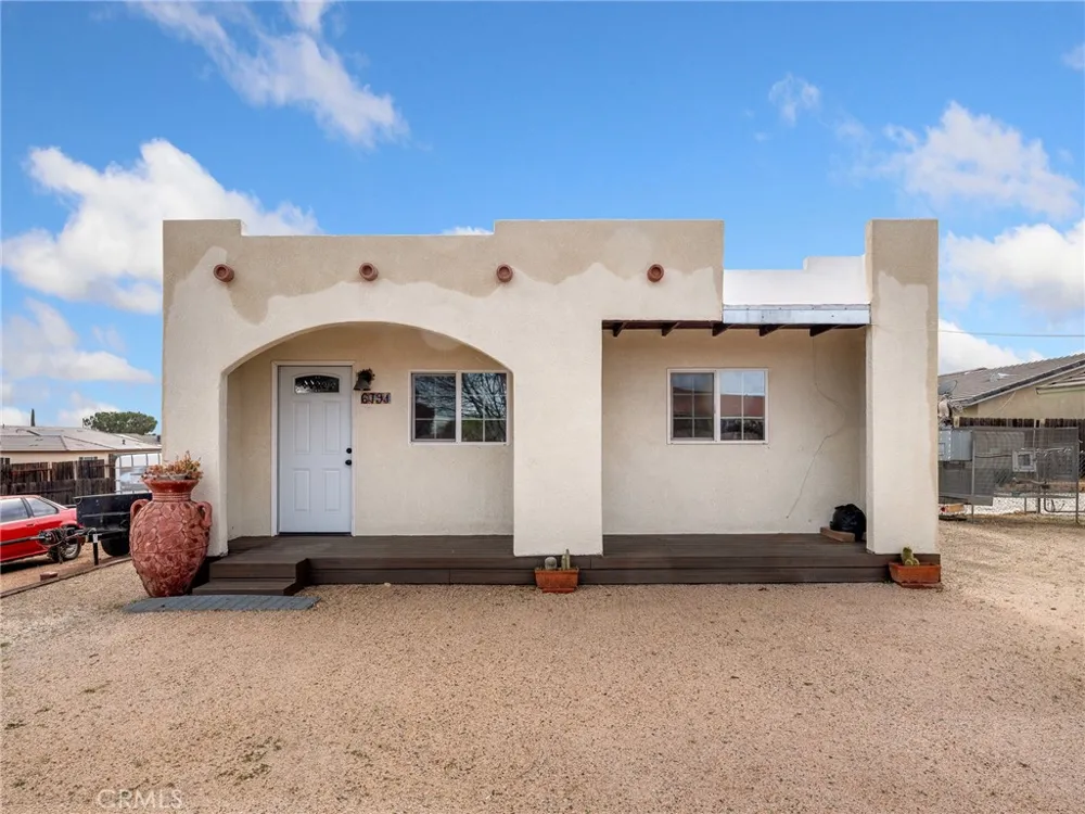 6791 Redwood Avenue Hesperia, CA 92345