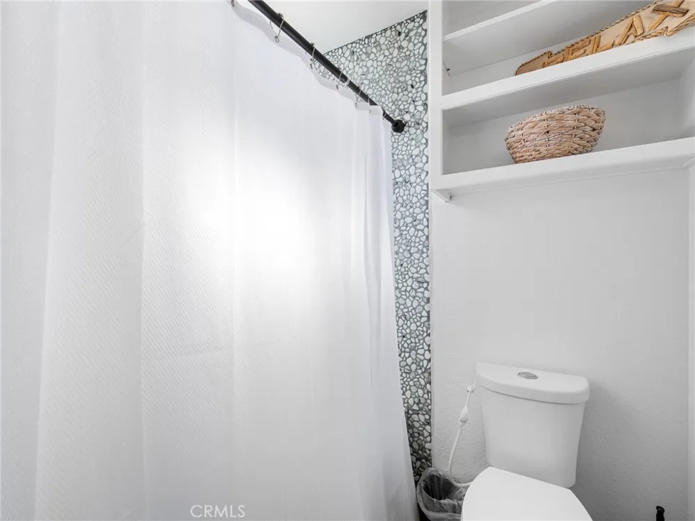 6791 Redwood Avenue Hesperia, CA 92345