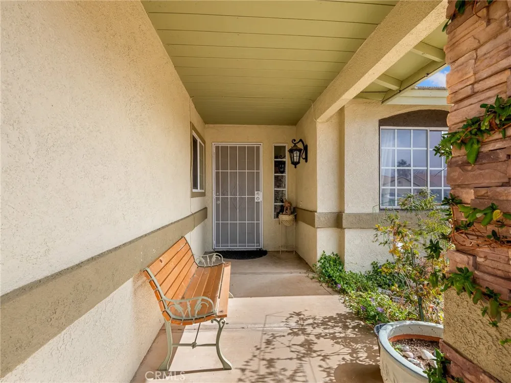6791 Redwood Avenue Hesperia, CA 92345