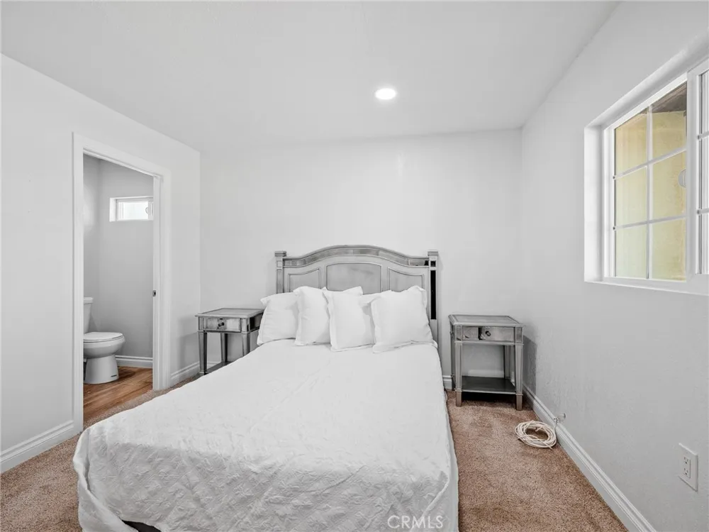 6791 Redwood Avenue Hesperia, CA 92345