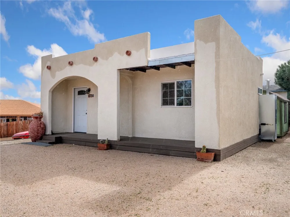 6791 Redwood Avenue Hesperia, CA 92345