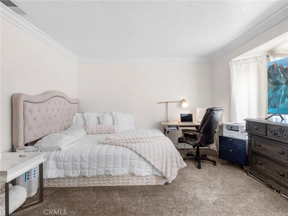 6791 Redwood Avenue Hesperia, CA 92345