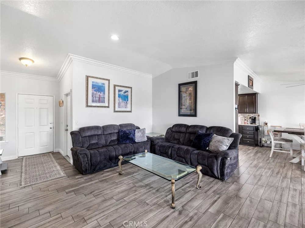 6791 Redwood Avenue Hesperia, CA 92345