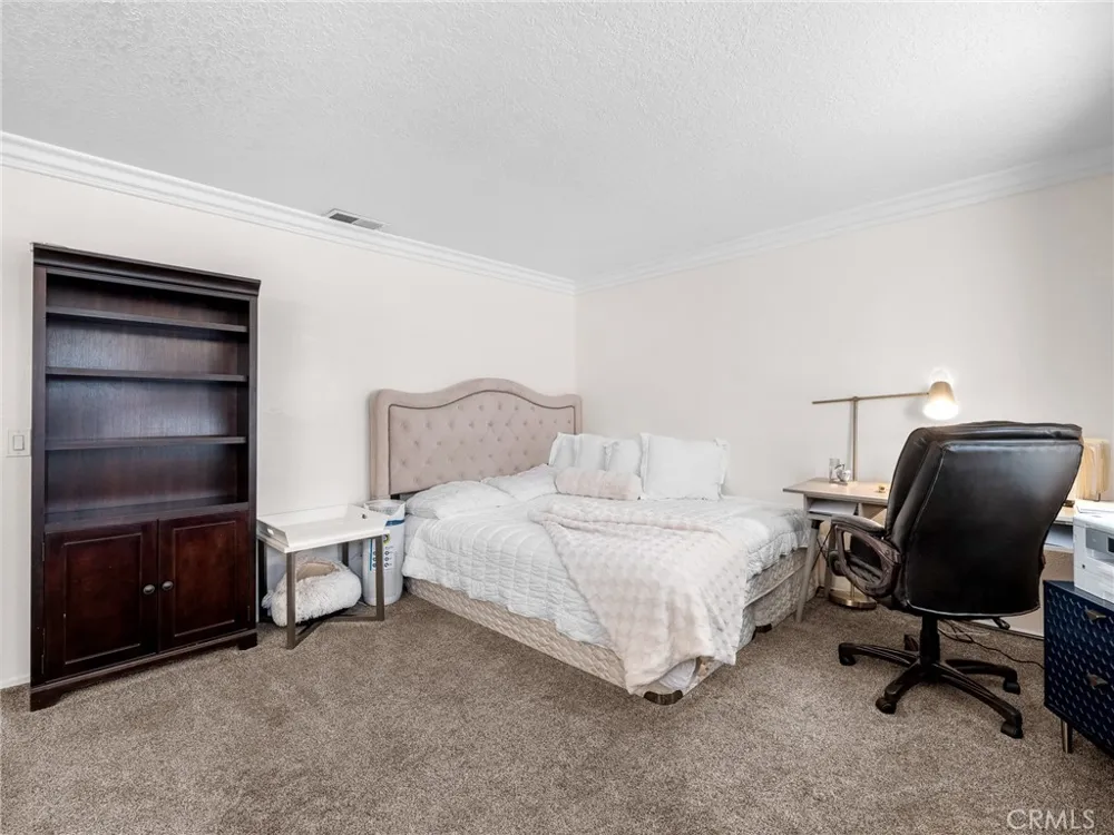 6791 Redwood Avenue Hesperia, CA 92345