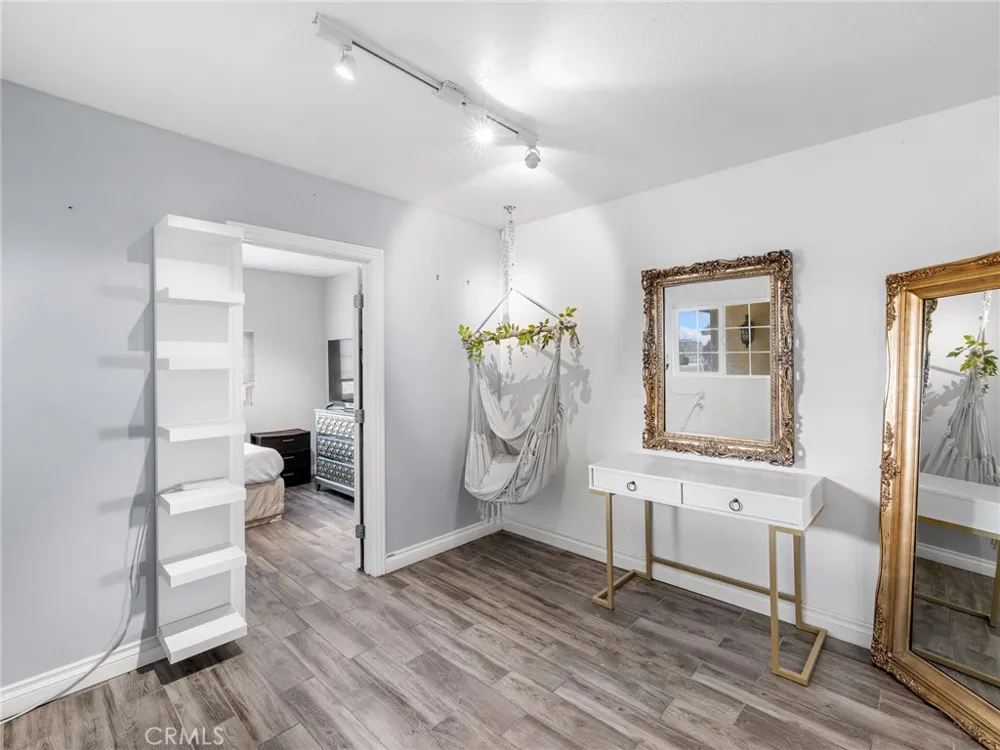 6791 Redwood Avenue Hesperia, CA 92345