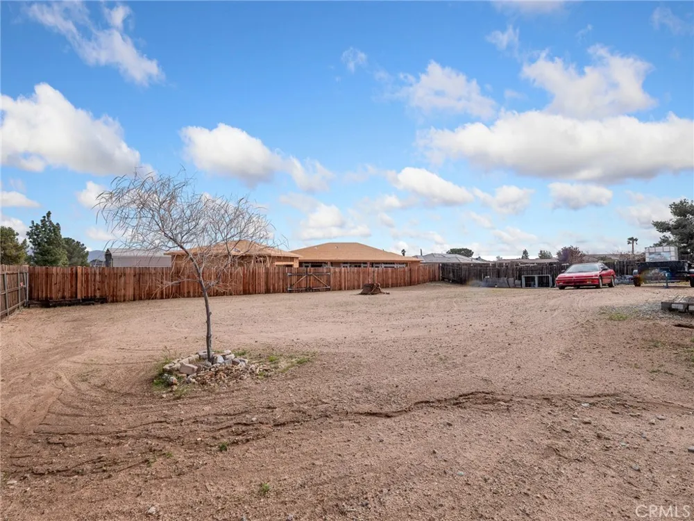 6791 Redwood Avenue Hesperia, CA 92345