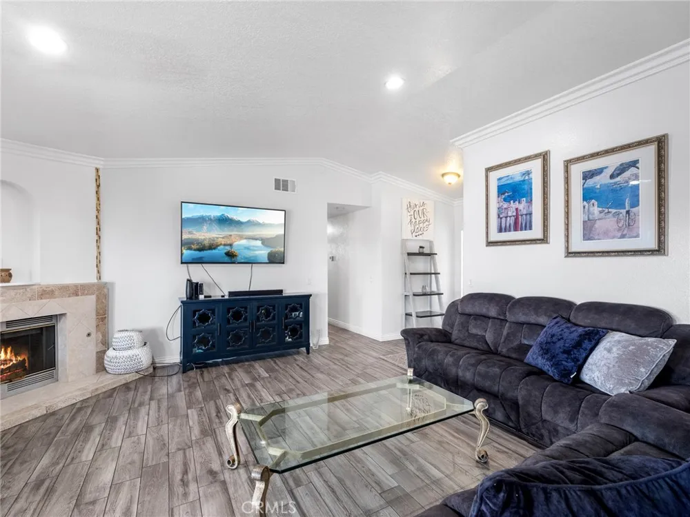 6791 Redwood Avenue Hesperia, CA 92345