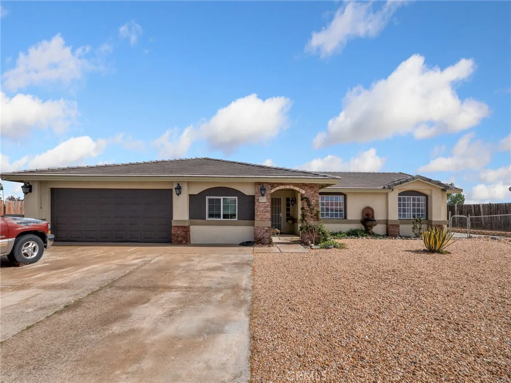 6791 Redwood Avenue Hesperia, CA 92345