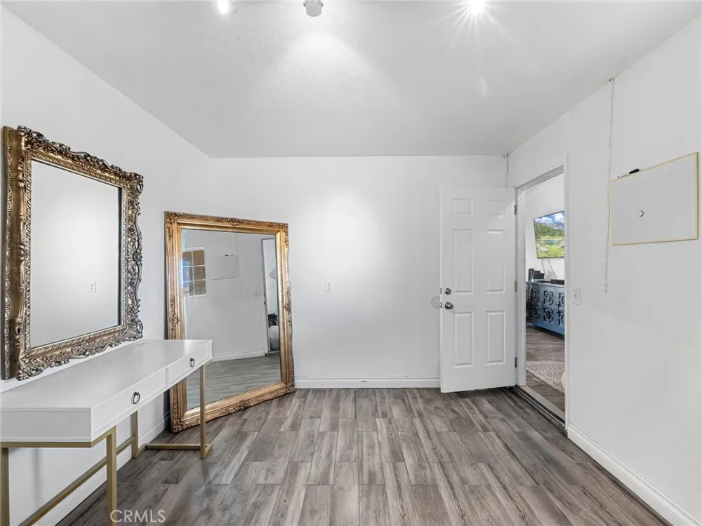 6791 Redwood Avenue Hesperia, CA 92345
