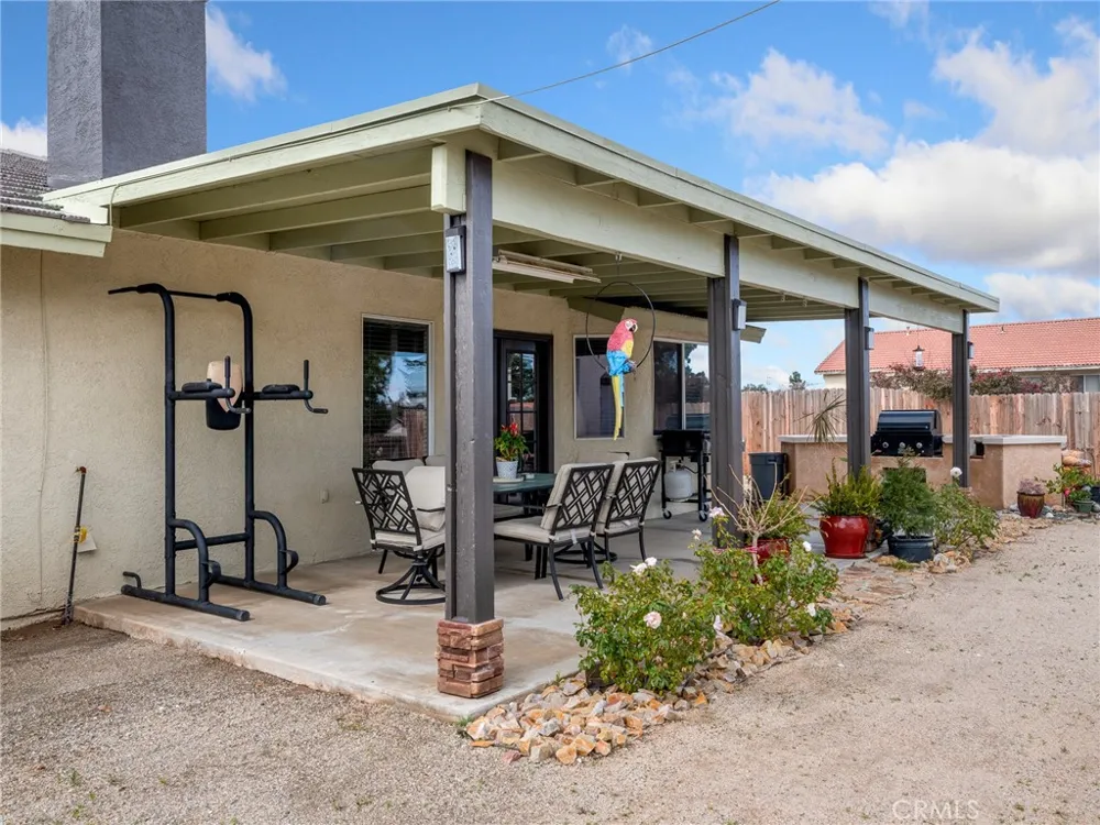 6791 Redwood Avenue Hesperia, CA 92345