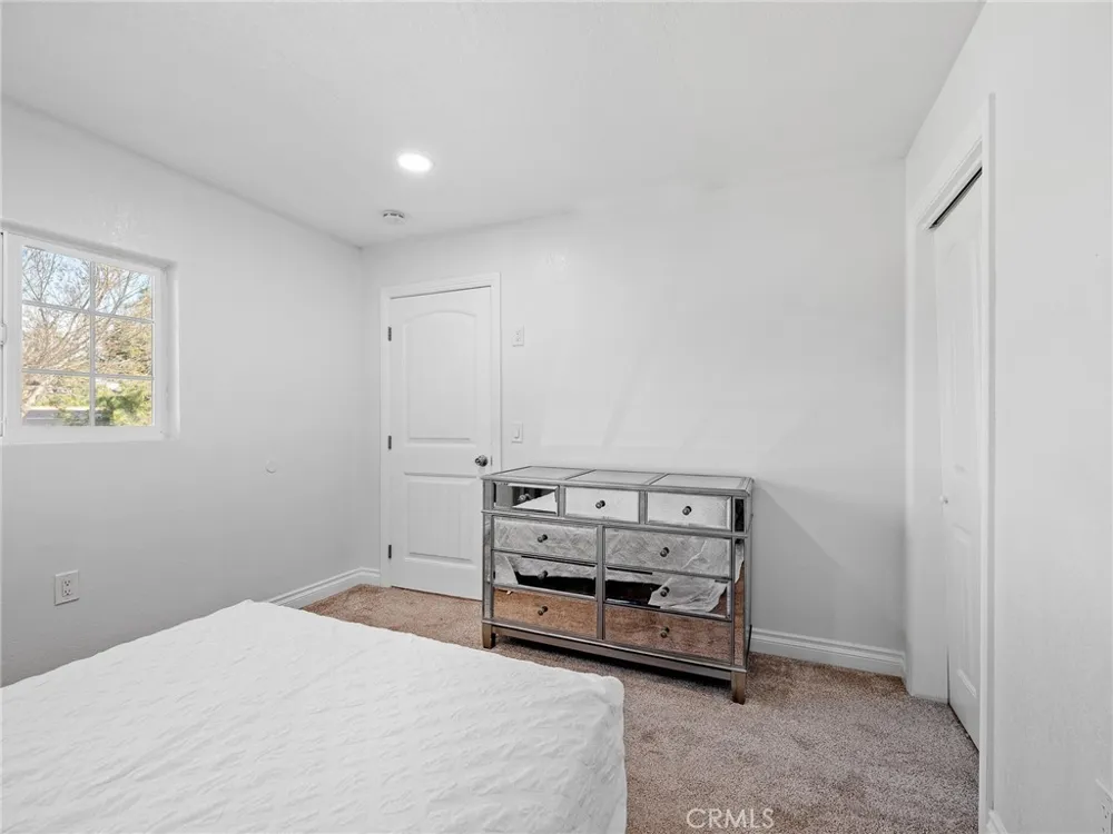 6791 Redwood Avenue Hesperia, CA 92345