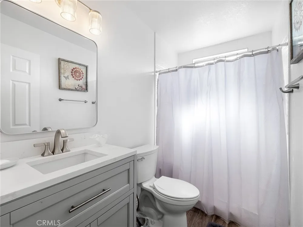 6791 Redwood Avenue Hesperia, CA 92345