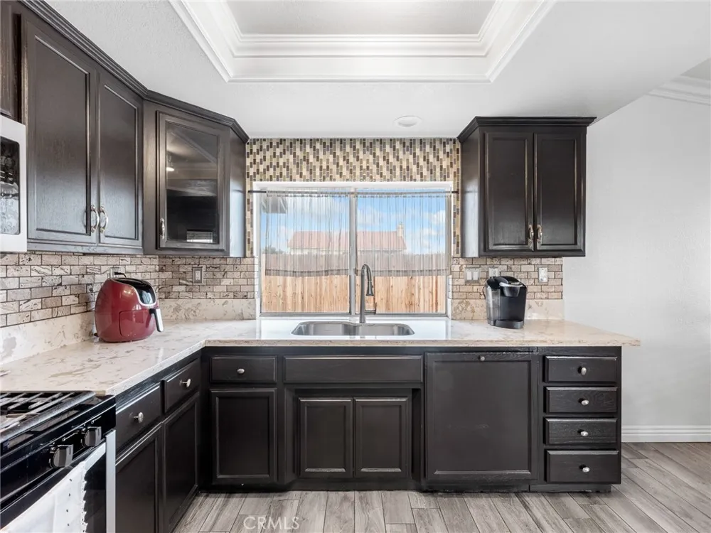 6791 Redwood Avenue Hesperia, CA 92345