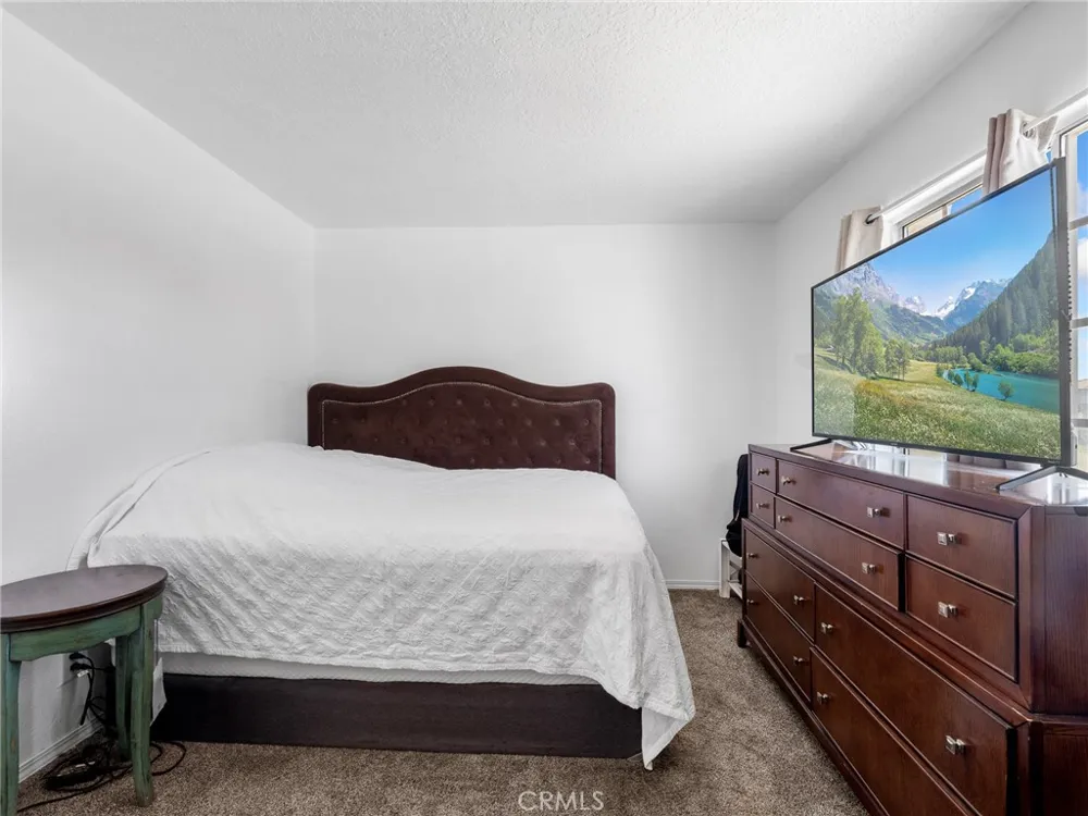 6791 Redwood Avenue Hesperia, CA 92345