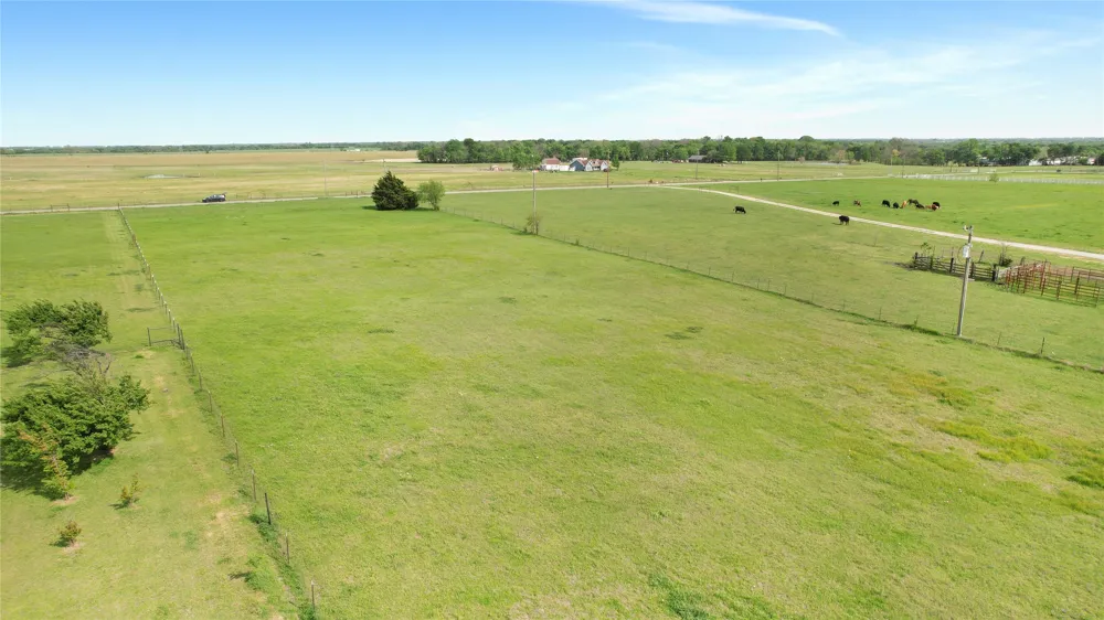 22 EAST LINE Whitewright, TX 75491