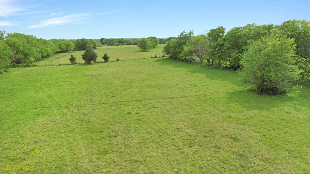 22 EAST LINE Whitewright, TX 75491