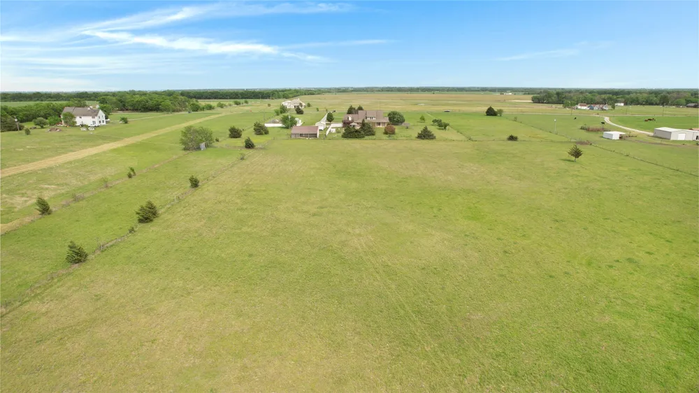 22 EAST LINE Whitewright, TX 75491