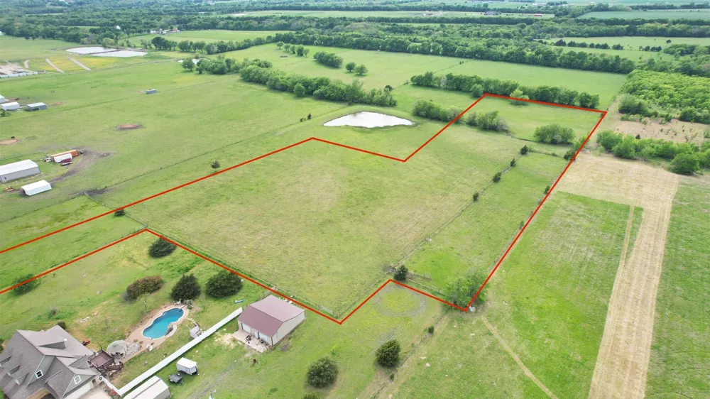 22 EAST LINE Whitewright, TX 75491
