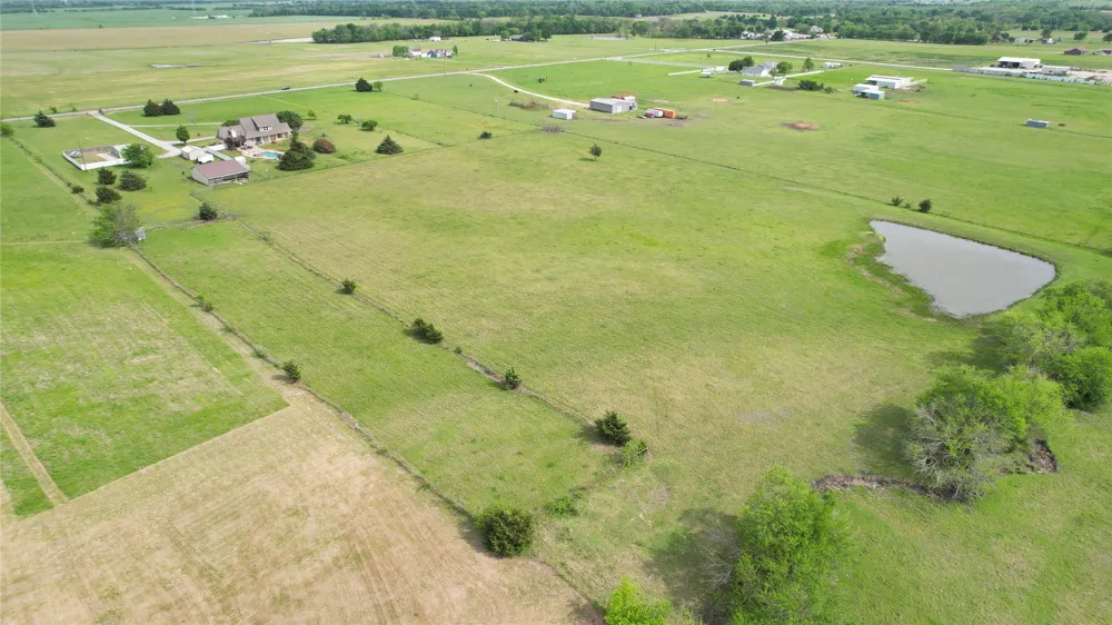 22 EAST LINE Whitewright, TX 75491