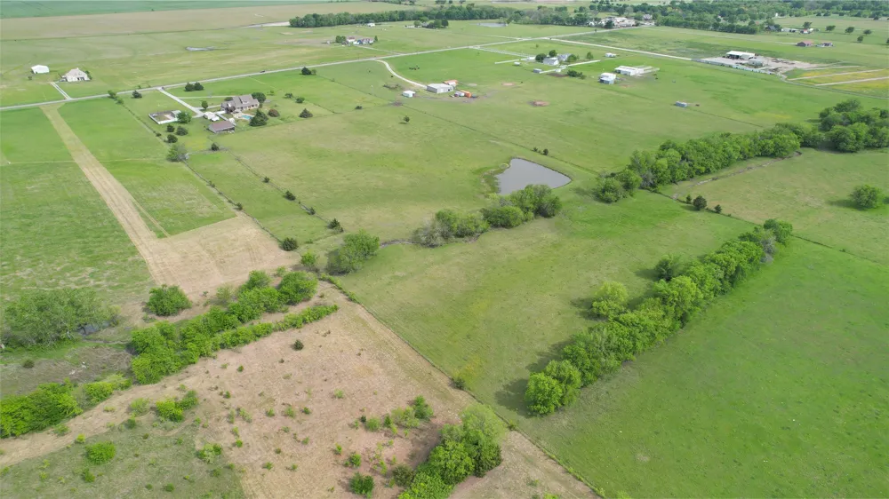 22 EAST LINE Whitewright, TX 75491