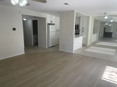 450 W Vermont #1803