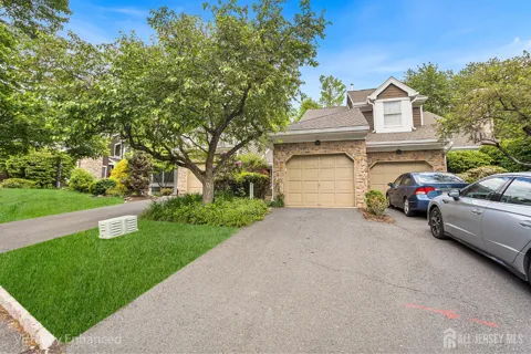 11 BRIARWOOD COURT