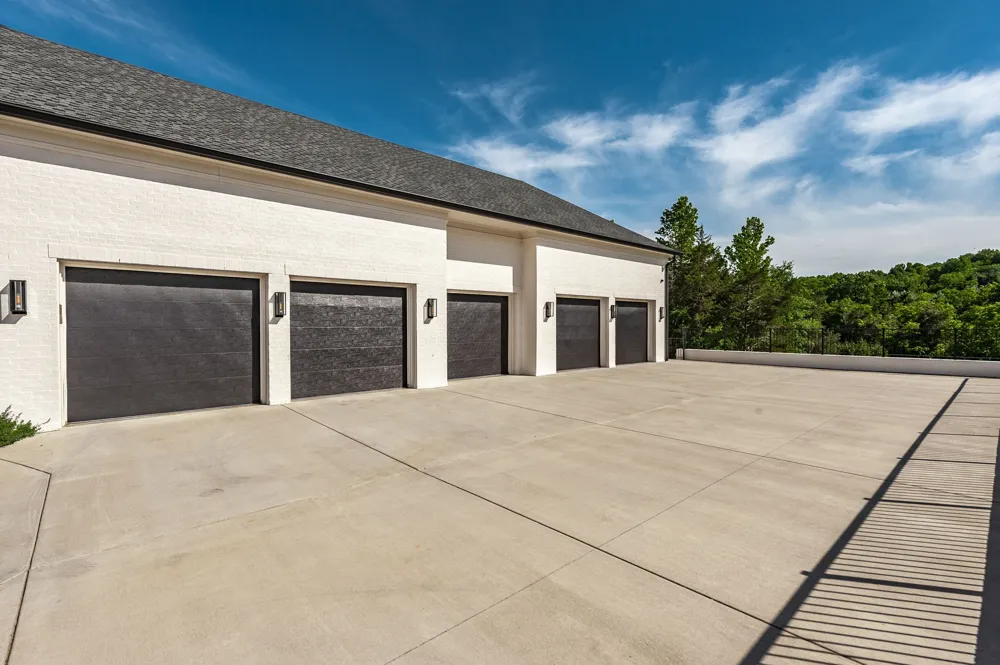 8114 Heirloom Blvd College Grove, TN 37046