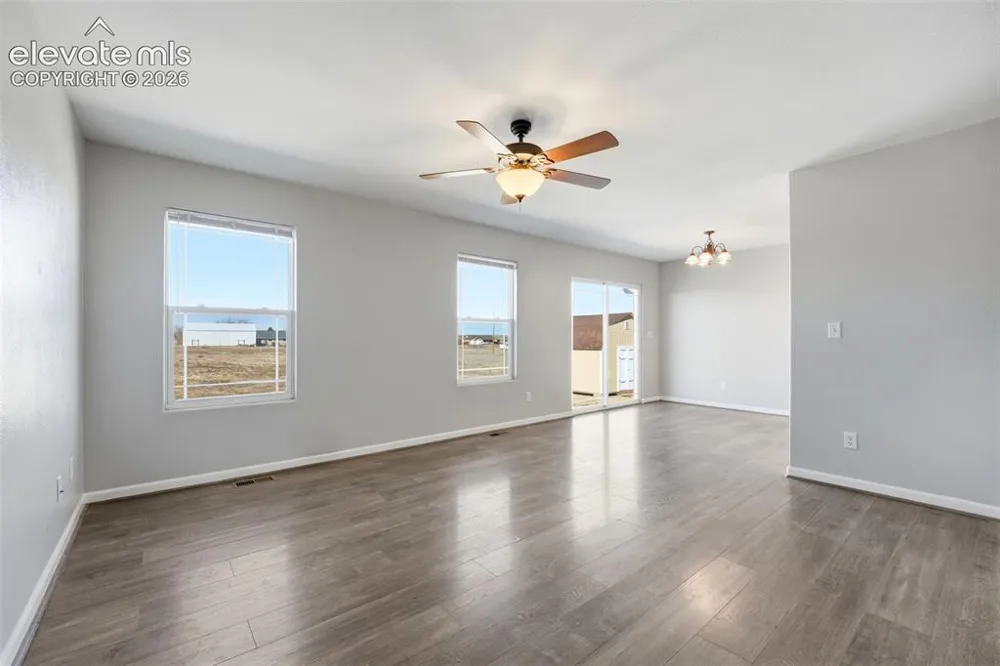 1169 E Canary Drive Pueblo, CO 81007