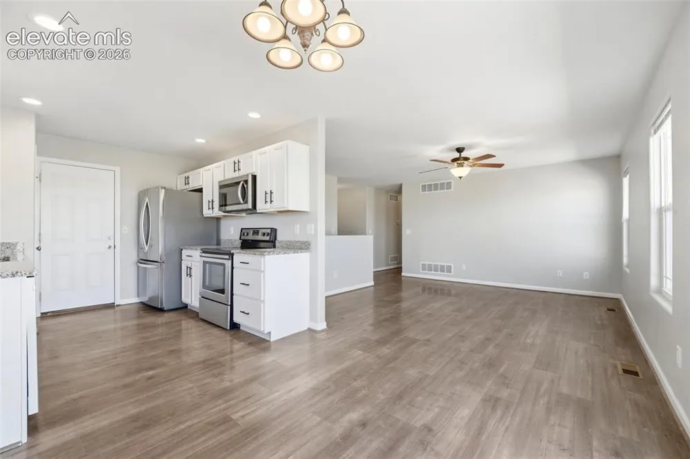 1169 E Canary Drive Pueblo, CO 81007