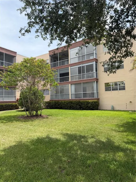 6701 Cypress Rd #109