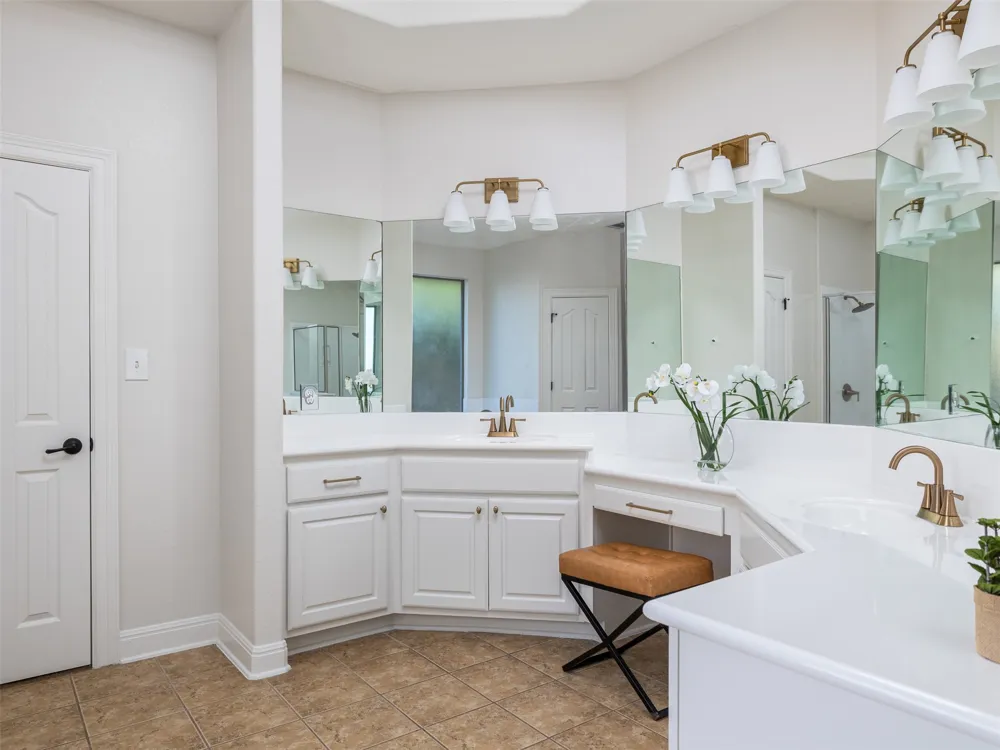 2709 Deep River Circle Round Rock, TX 78665