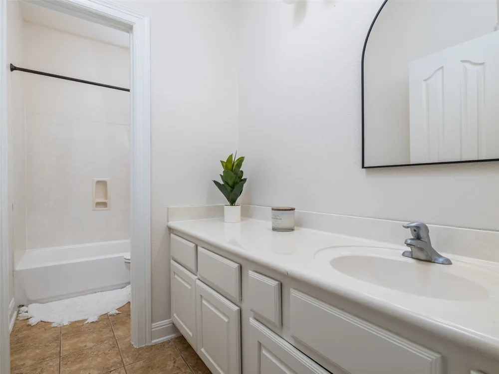 2709 Deep River Circle Round Rock, TX 78665