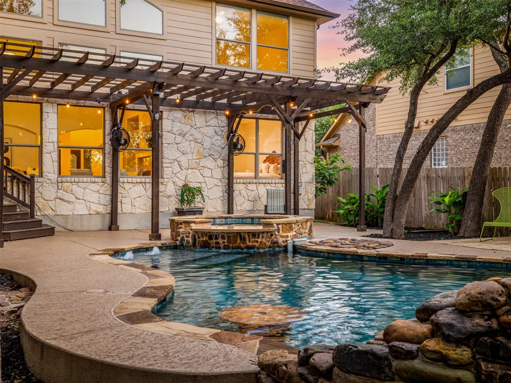 2709 Deep River Circle Round Rock, TX 78665