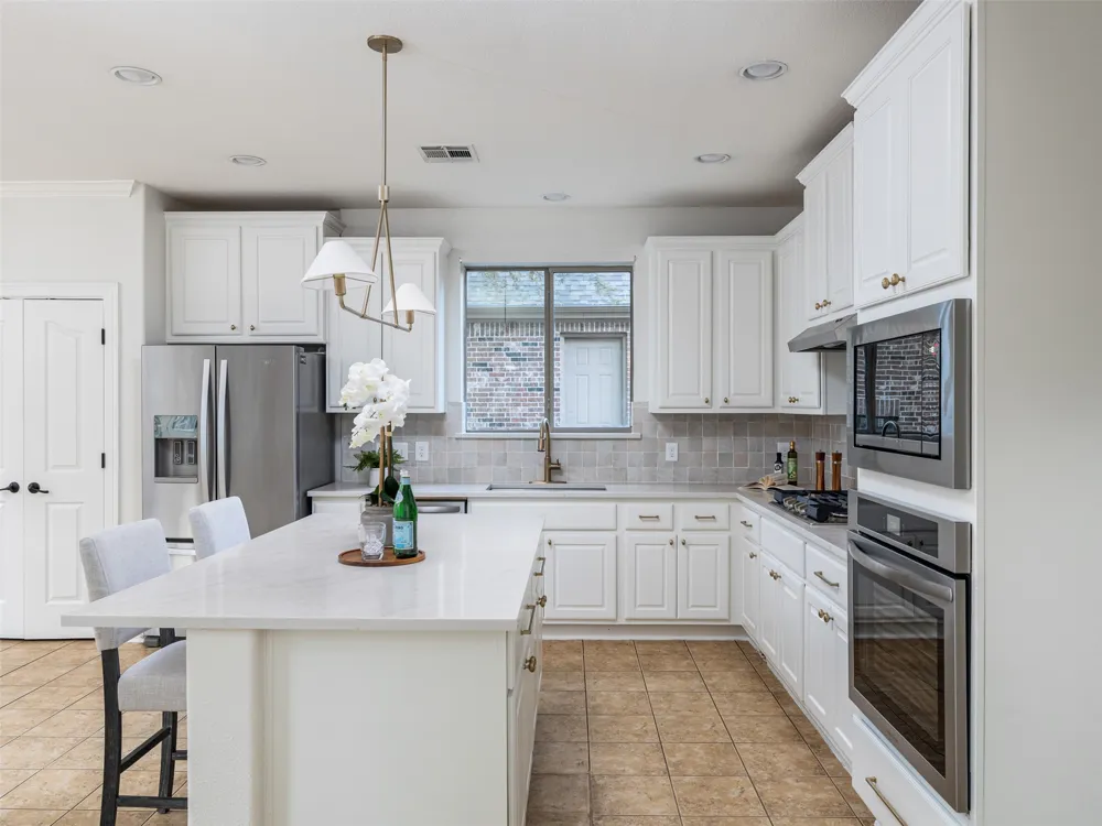 2709 Deep River Circle Round Rock, TX 78665