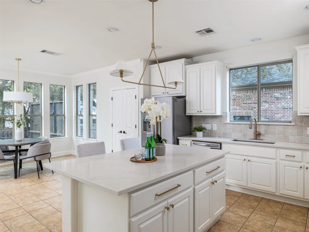 2709 Deep River Circle Round Rock, TX 78665