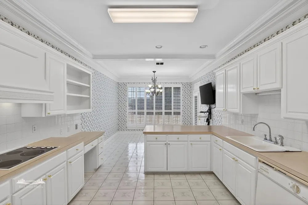 5735 S Lakeshore Drive Shreveport, LA 71119