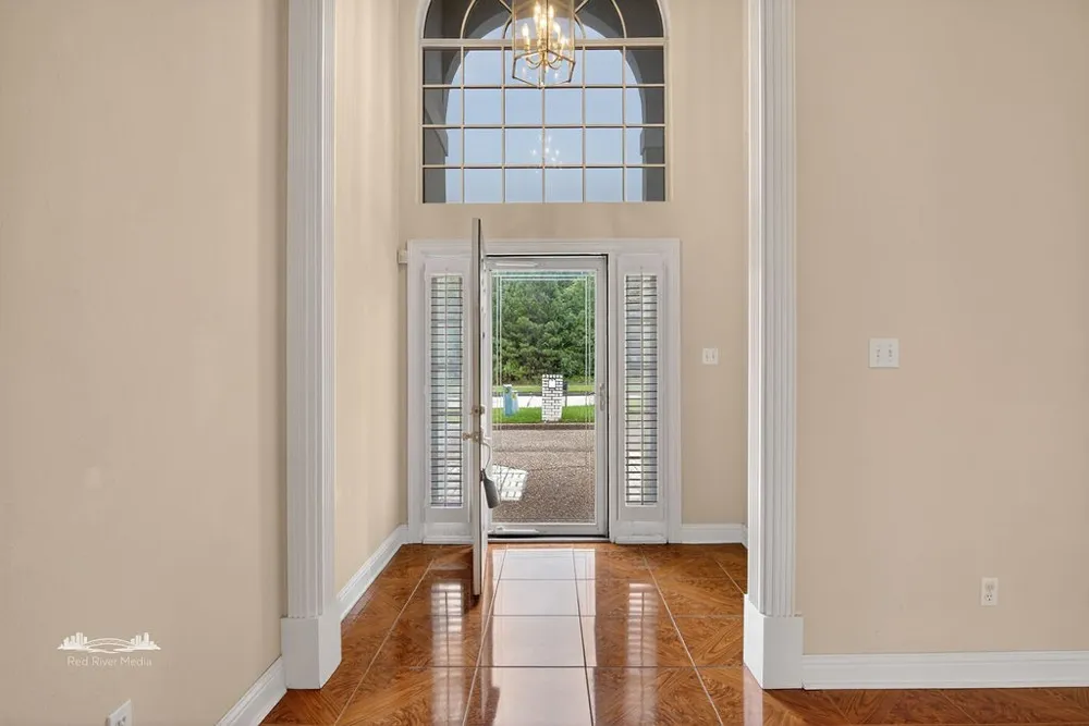 5735 S Lakeshore Drive Shreveport, LA 71119