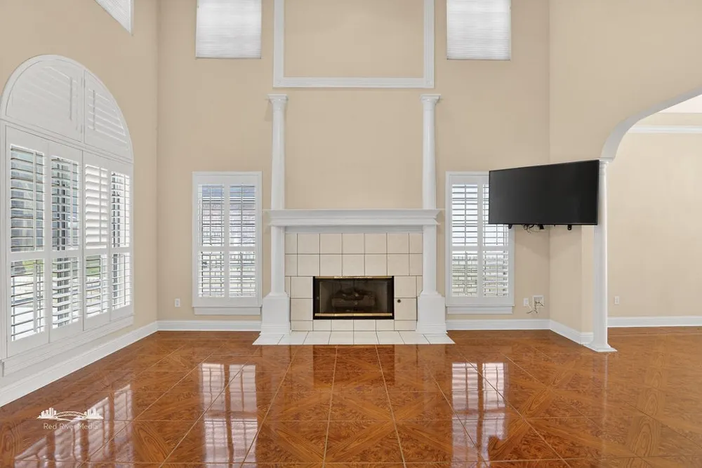 5735 S Lakeshore Drive Shreveport, LA 71119