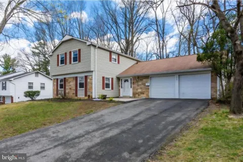 1405 PEACHWOOD LANE