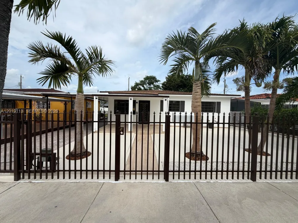 2541 W 10th Ave Hialeah, FL 33010