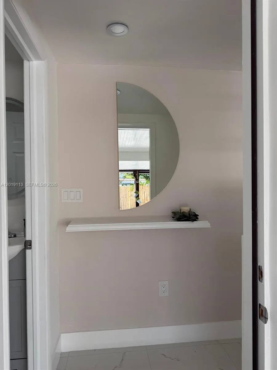 2541 W 10th Ave Hialeah, FL 33010