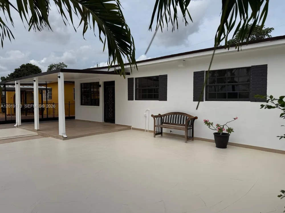 2541 W 10th Ave Hialeah, FL 33010