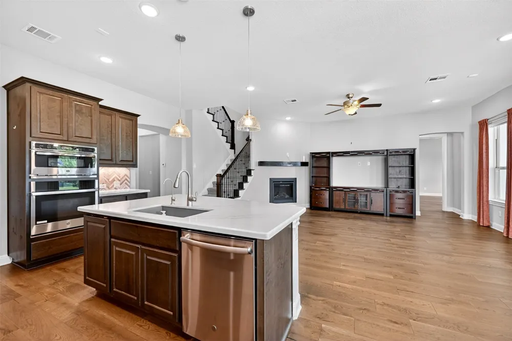 1201 Positano Pass Leander, TX 78641