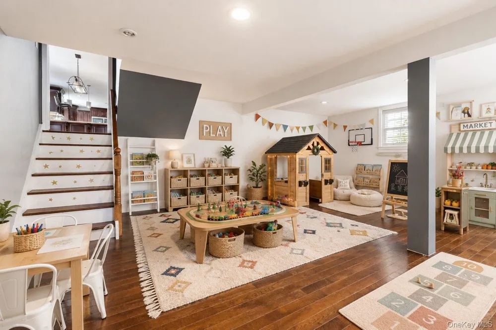 2 Watergate Drive Amawalk, NY 10501