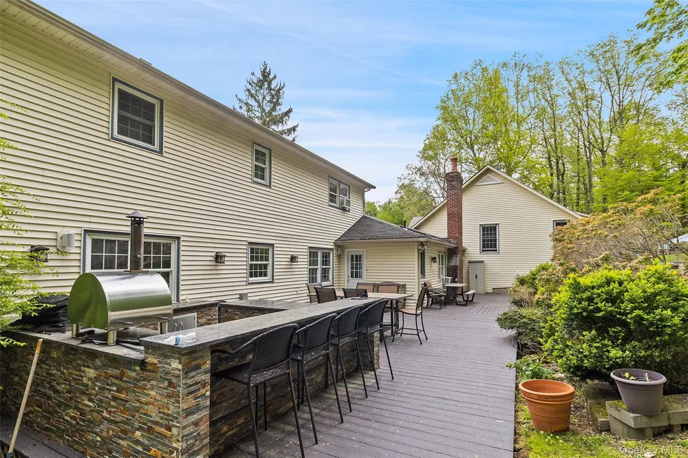 2 Watergate Drive Amawalk, NY 10501