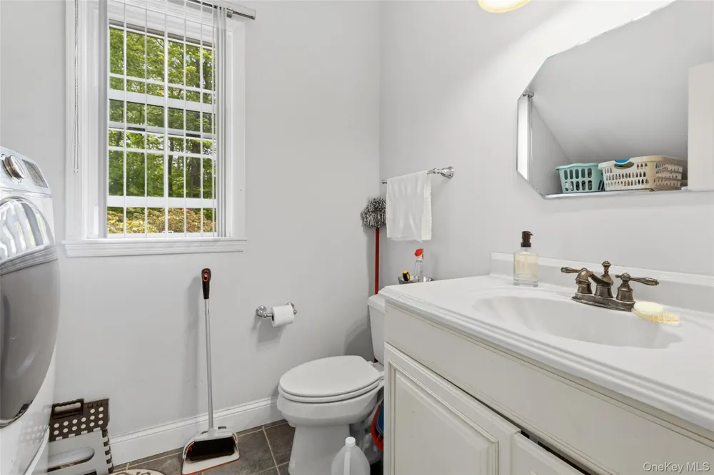 2 Watergate Drive Amawalk, NY 10501