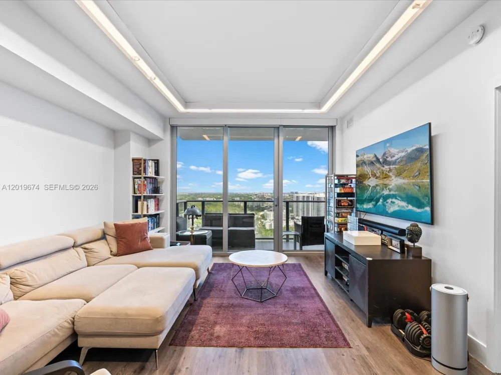 16385 Biscayne Blvd #3103 North Miami Beach, FL 33160